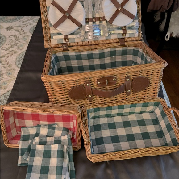 PICNIC BASKET - Picture 1 of 6